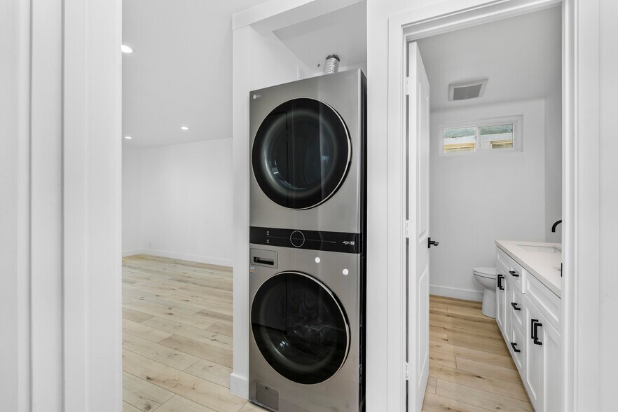 Building Photo - 133 34th St