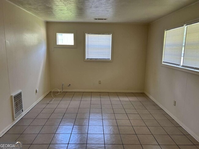 Building Photo - 130 Candler Ct