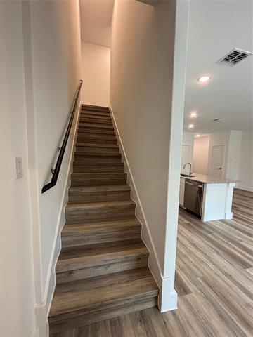 Building Photo - 1544 Creekside Dr