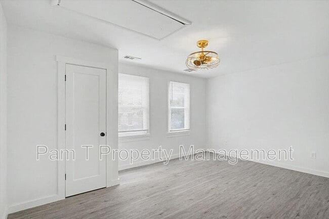Building Photo - 201 W 37th St