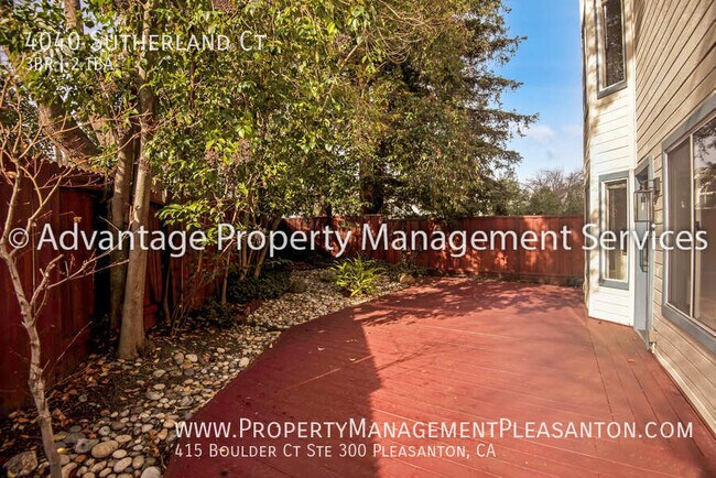 Building Photo - 4040 Sutherland Ct