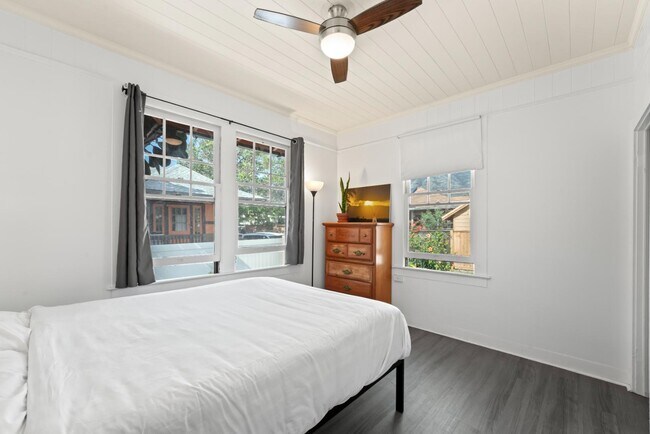 Building Photo - 84-973 Hana St