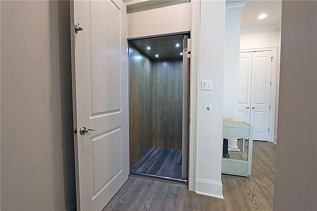 Building Photo - 2-Bed, 3-Bath on Pontchartrain Blvd – Your New Orleans Oasis Awaits!"