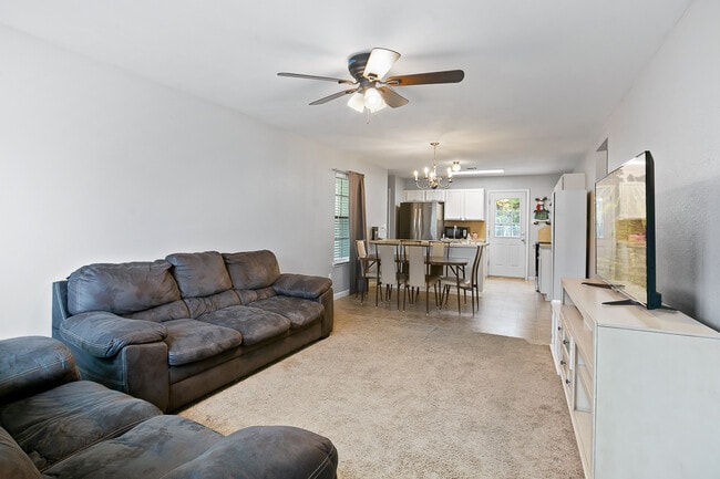 Building Photo - 12867 Hazelwood Dr