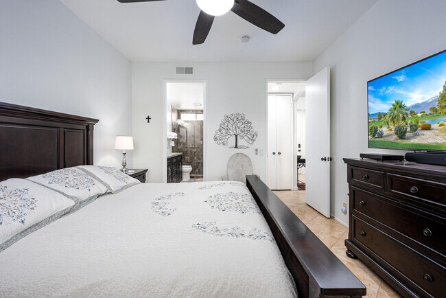 Building Photo - 67242 Cumbres Ct