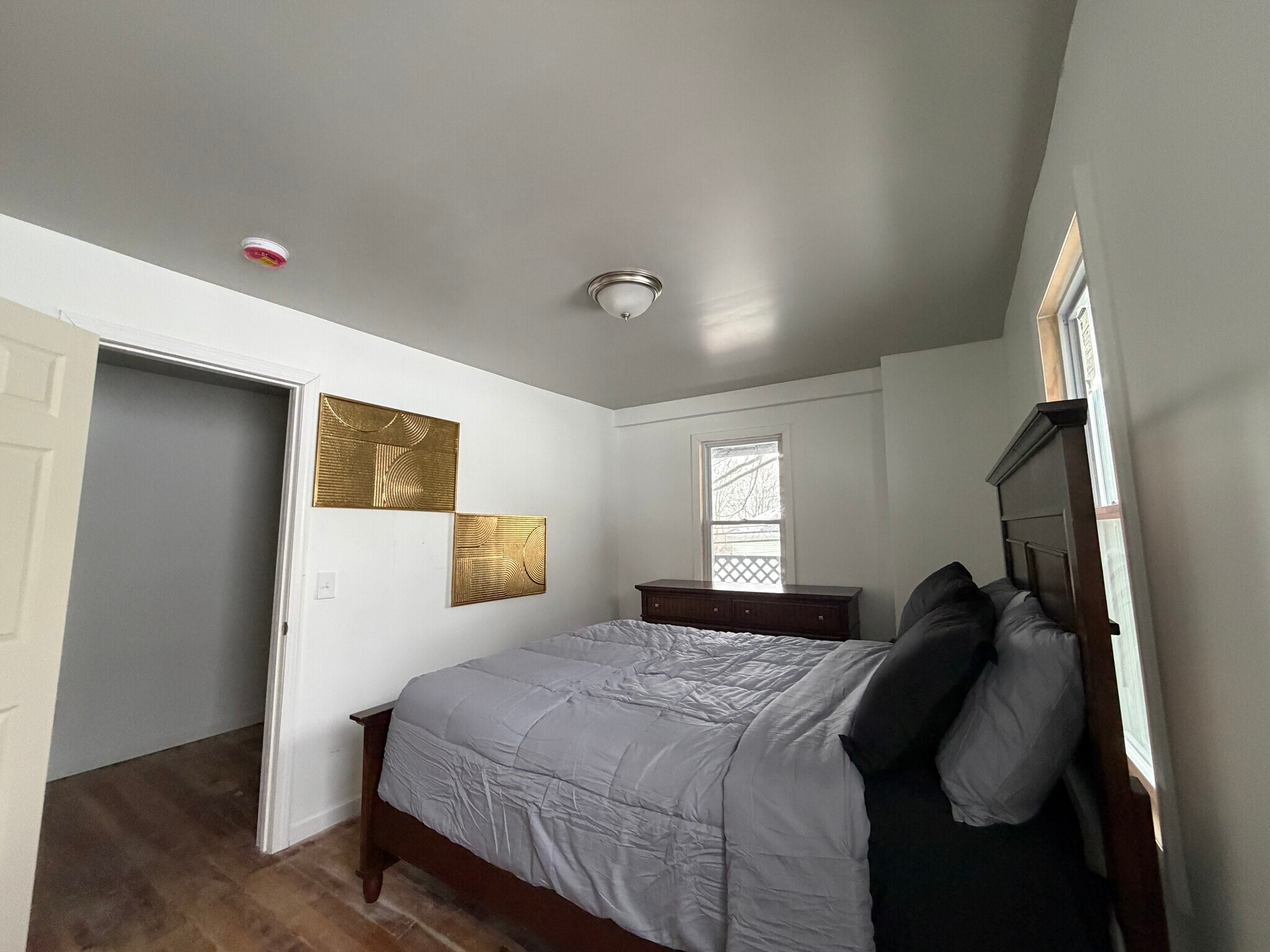 Building Photo - 490 Boswell Ave