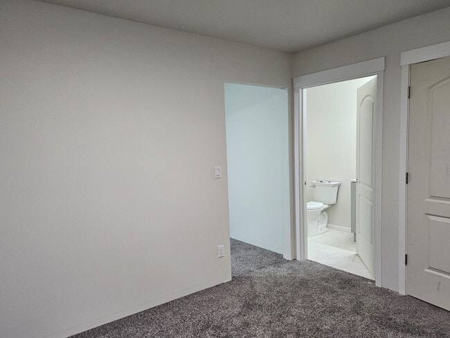 Building Photo - 38405 Woody Cir
