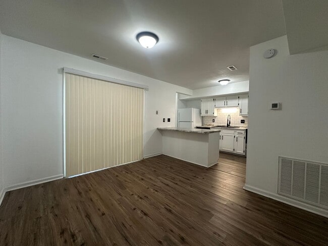 Building Photo - 414 Myrtlewood Cir
