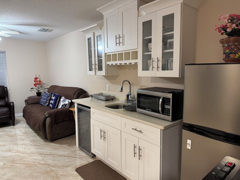 Building Photo - 1355 25th Ave E