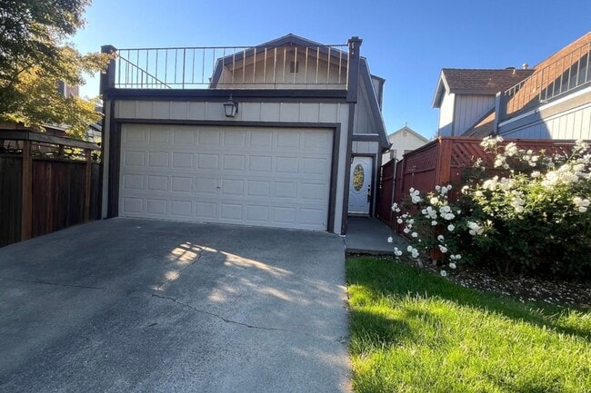 Building Photo - Bright and Spacious 3-Bedroom Home in the Heart of South Davis