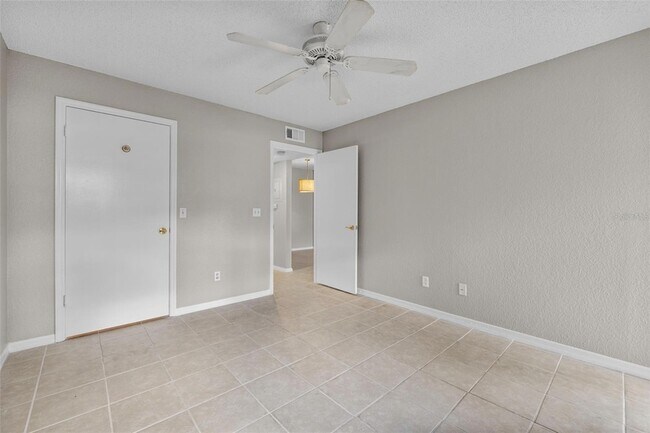 Building Photo - 5116 Conroy Rd
