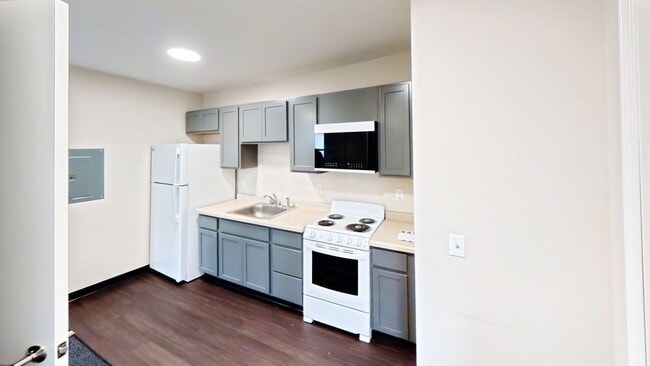 Building Photo - 3554 E Washington Ave