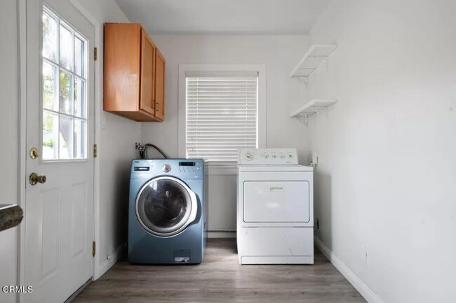 Building Photo - 6663 Sylvia Ave