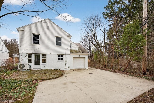 Building Photo - 20945 Halworth Rd