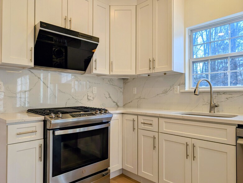 Building Photo - 111 Harvard Cir