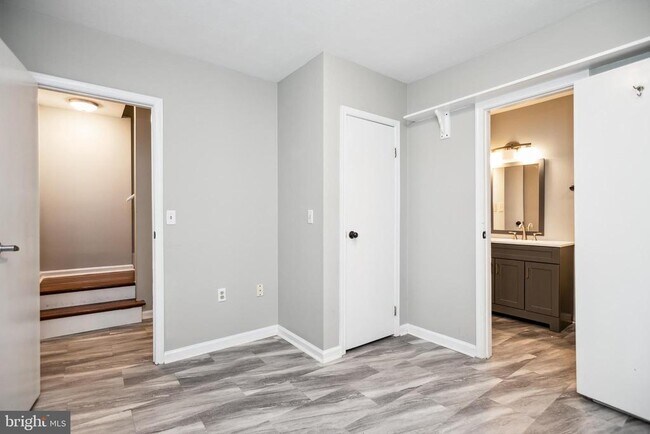 Building Photo - 207 Westminster Ln