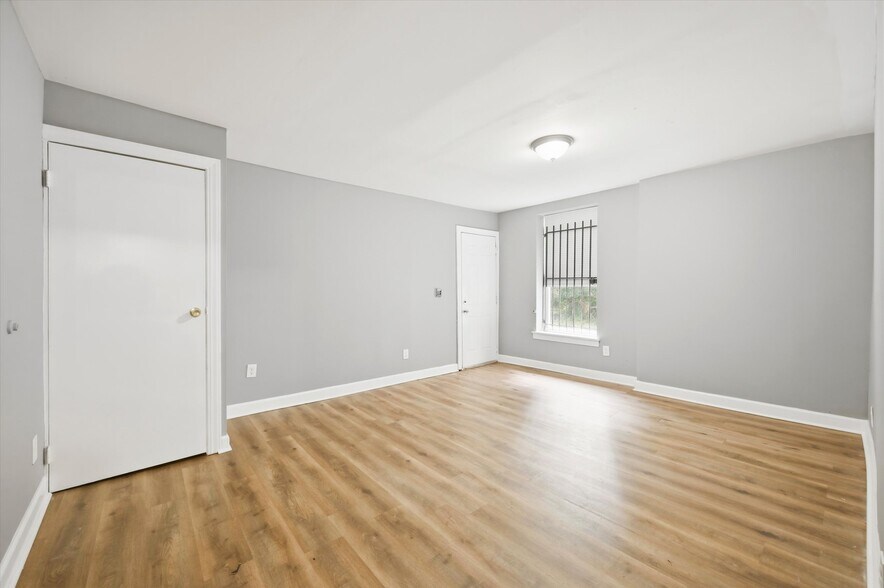 Building Photo - 1721 W Tioga St