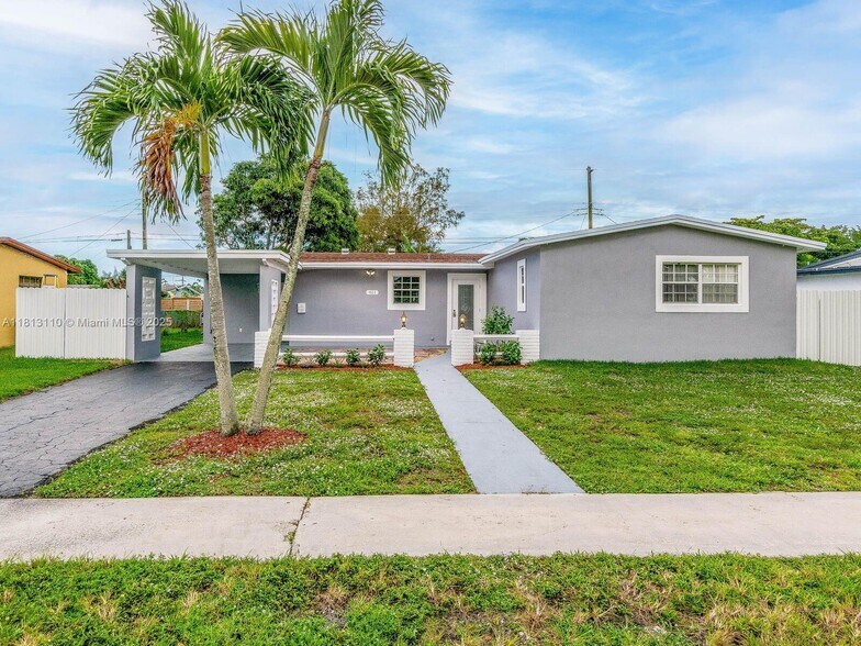 Primary Photo - 611 SW 64th Way