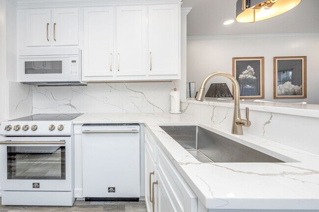 Building Photo - 1102 Stanfield Point Rd