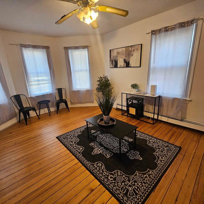 Building Photo - 141 Wendell St