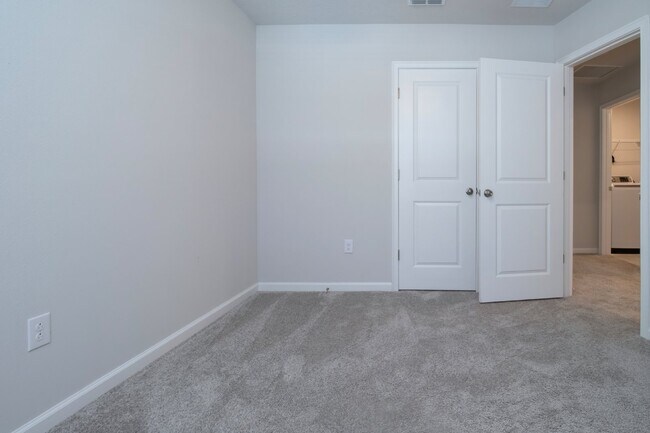 Building Photo - Stunning 3 Bed Townhouse for Rent in Lakewood Ranch! Spacious, Modern, and Move-In Ready!