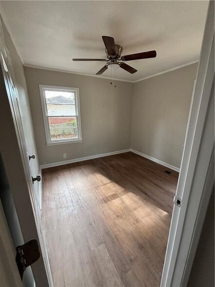 Building Photo - 119 Hickory St