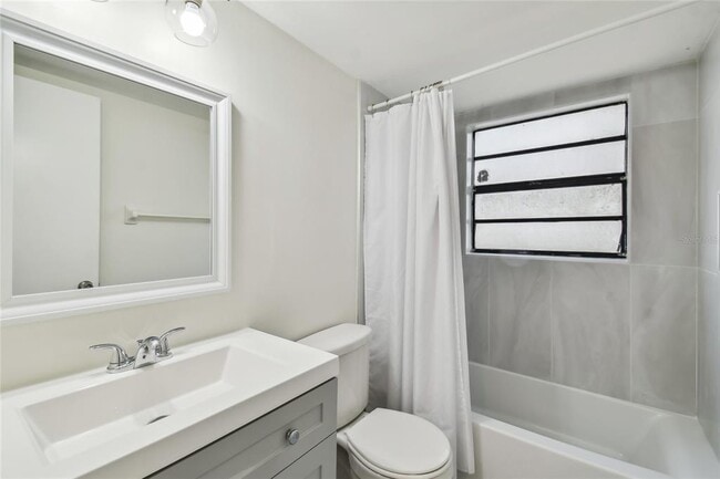 Building Photo - 3810 W Cleveland St