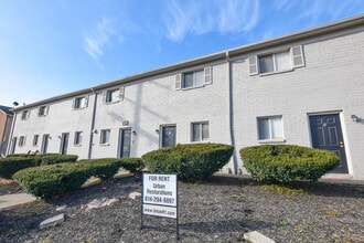 Building Photo - 1271 Summit St