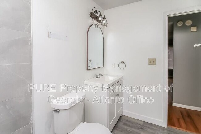 Building Photo - 3831 Eden Glen Dr SE