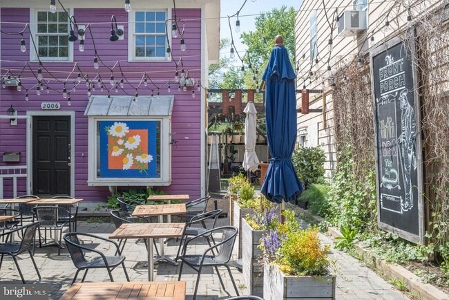 Building Photo - 340 Wesmond Dr