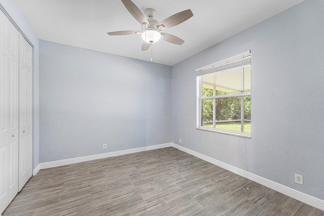 Building Photo - 11224 Tangerine Blvd