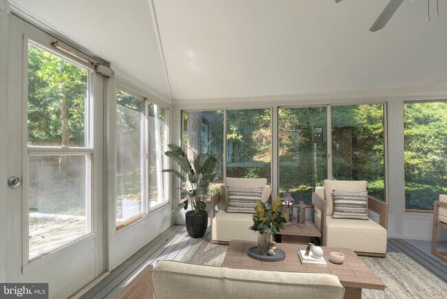 Building Photo - 6221 Walhonding Rd