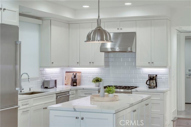 Building Photo - 608 Heliotrope Ave