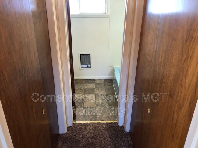 Building Photo - 815 3rd St SW