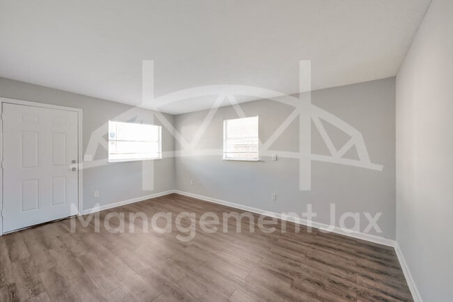 Building Photo - 1586 W 36th St