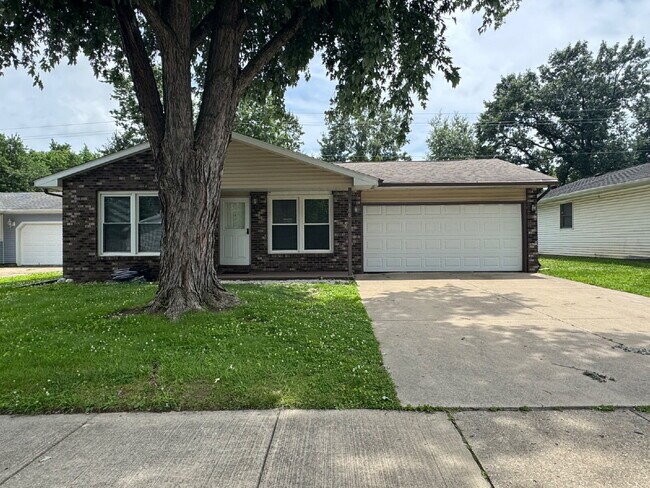 Building Photo - Home Sweet Home — 3 Bedroom with 2-Car Garage