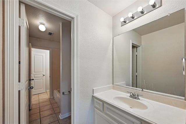 Building Photo - 14743 Daneway Dr