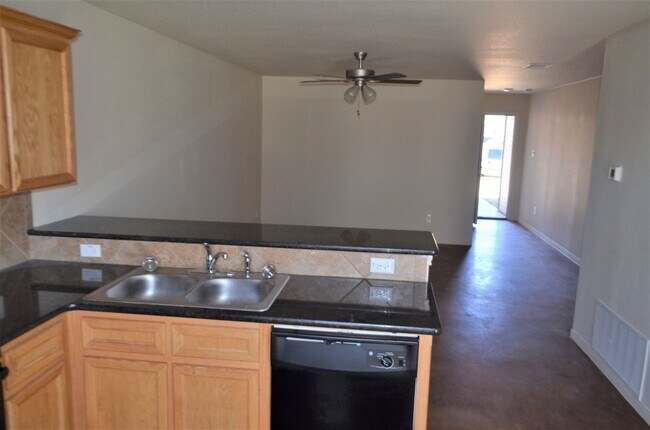 Building Photo - 806 N 3rd St