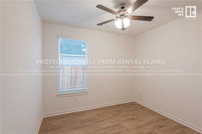 Building Photo - 566 Mcleod Dr