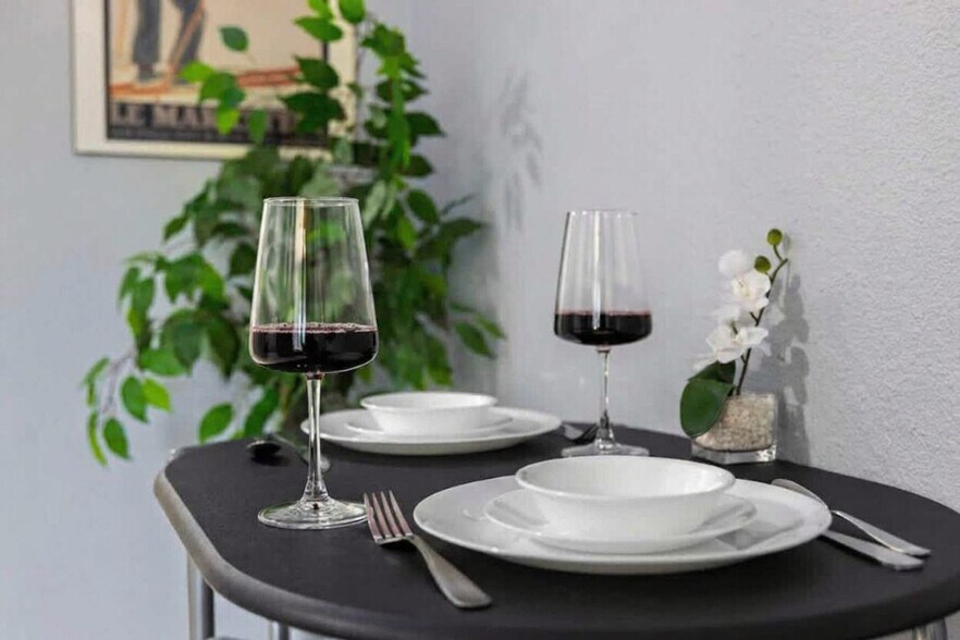 Building Photo - 110 South Park Avenue