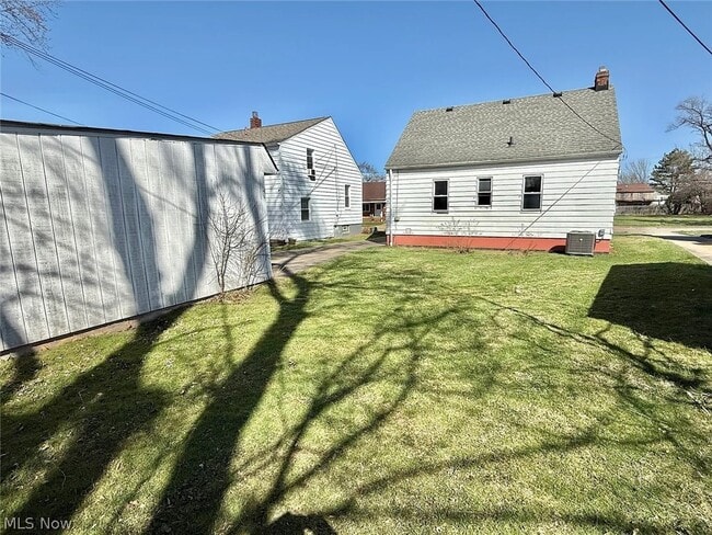 Building Photo - 6903 Luelda Ave