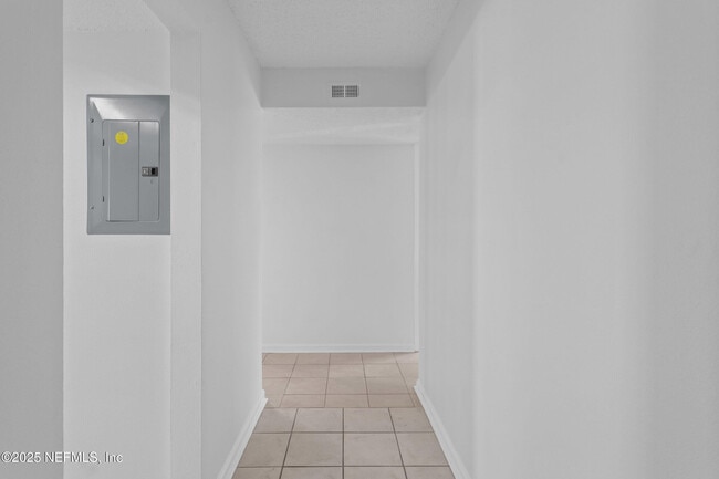 Building Photo - 6552 La Mirada Dr E