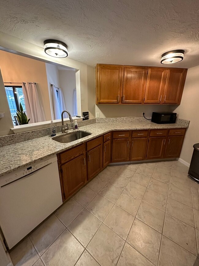 Kitchen1 - 306 Trailside Way