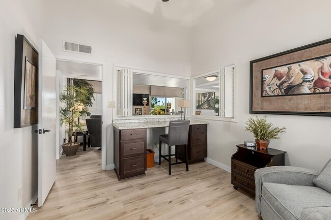 Building Photo - 7424 N Vía Camello Del Norte