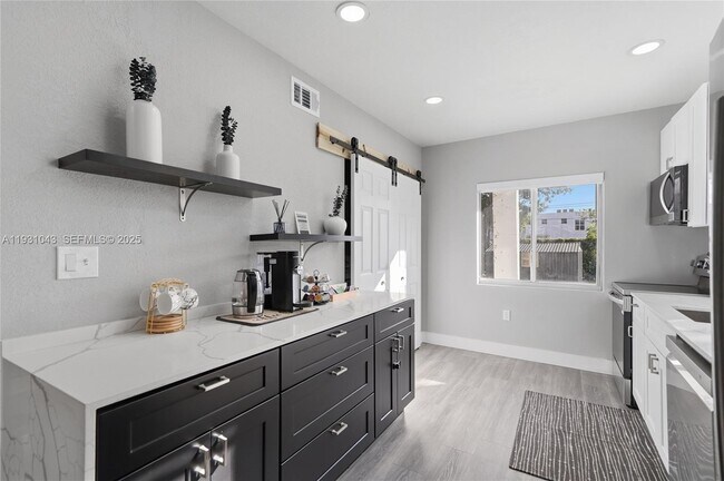 Building Photo - 1590 NW 38th St