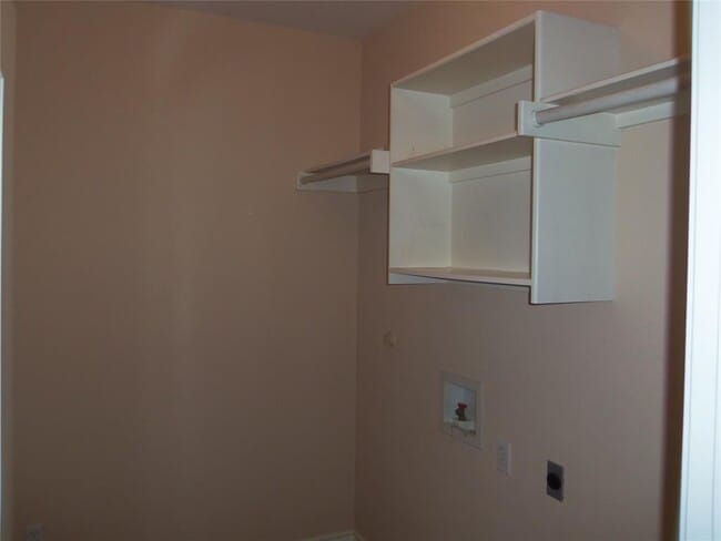 Building Photo - 10611 Lake Beach Dr