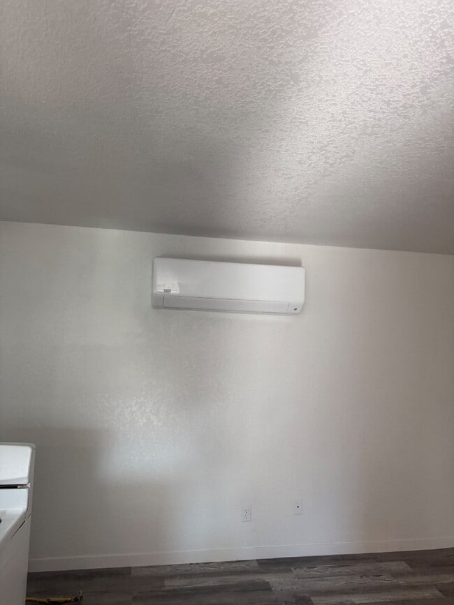 Building Photo - Newly Remodeled Home for Lease 412 N Stree...
