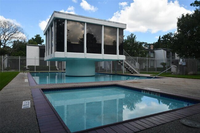 Building Photo - 10203 Beekman Pl Dr