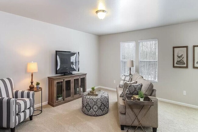 Building Photo - Immediate Occupancy Available!