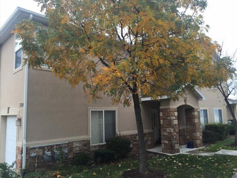 Primary Photo - 7129 S Brittany Town Dr